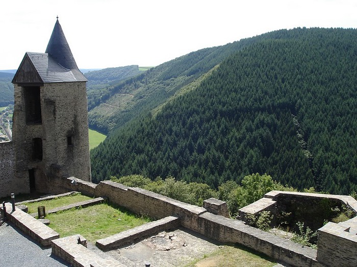 Le chateau de Bourscheid - ЗАМОК Буршейд 86086