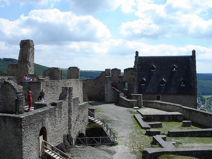 Le chateau de Bourscheid - ЗАМОК Буршейд 76053