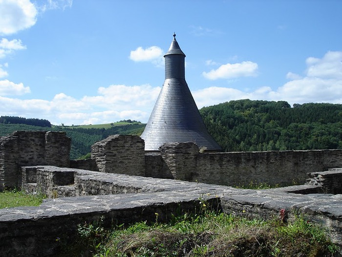 Le chateau de Bourscheid - ЗАМОК Буршейд 70201