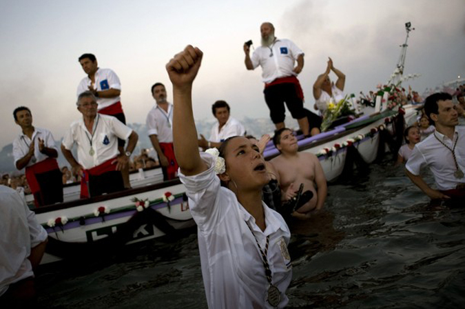 Ежегодный праздник Девы Марии (Virgen del Carmen), 16 июля 2010 года.