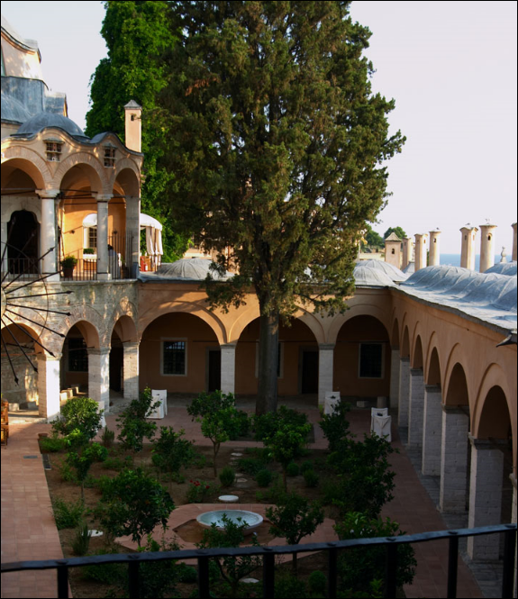 Имарет – великолепная старинная греческая гостиница