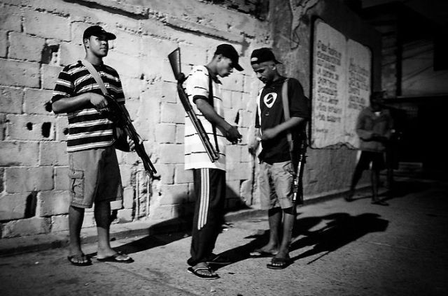 Гангстеры Рио де Жанейро: 30 шокирующих фото