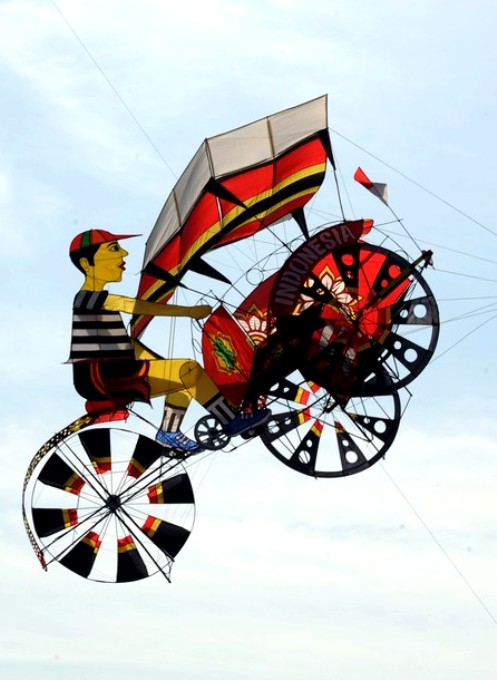 16-ый Международный Кайт фестиваль в Джакарте (16th Jakarta International Kite Festival in Jakarta), 24 июля 2010 года.