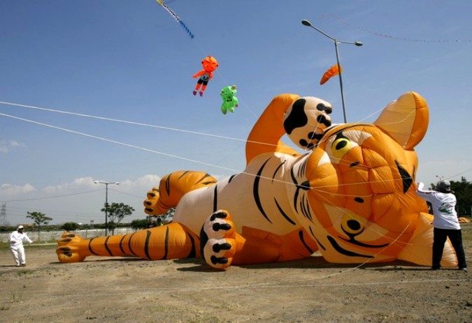 16-ый Международный Кайт фестиваль в Джакарте (16th Jakarta International Kite Festival in Jakarta), 24 июля 2010 года.