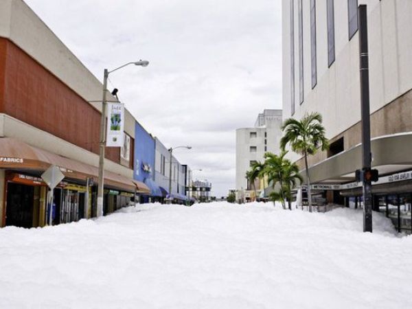 460 миллионов литров пены на улице Майами (фото) 