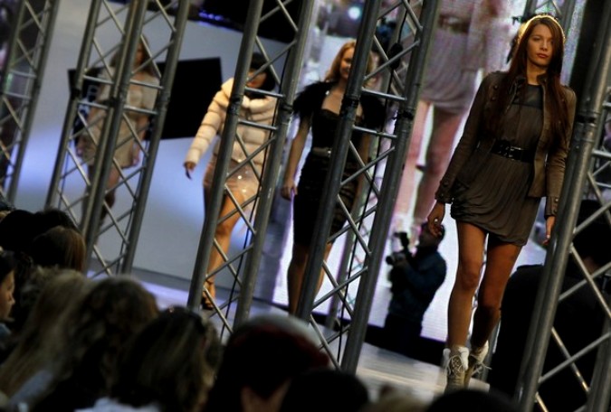 Открытый показ на Чешском Fashion Weekend в Праге, Парижская улица, 5 сентября 2010 года.