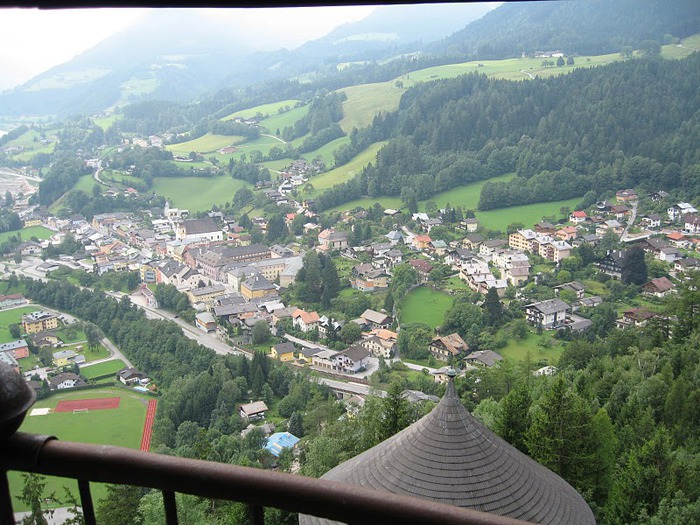 Замок Хоэнфервен (нем. Burg Hohenwerfen) 32330