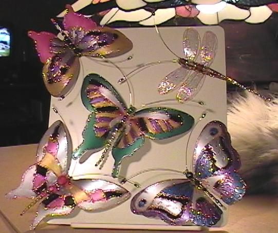 Бабочки из пластиковых бутылок.  63766345_1283951691_How_to_Make_Magical_Butterflies_fc