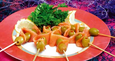 Закуска из копченой рыбы.