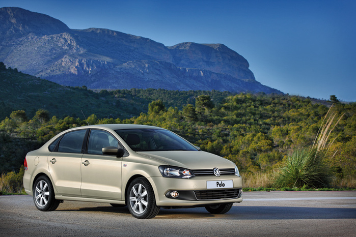 104512300_large_polo_sedan_011_1 (700x466, 164Kb)