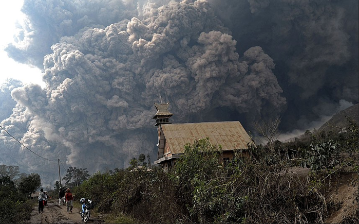 Смертоносное извержение вулкана Синабуг (Sinabung)