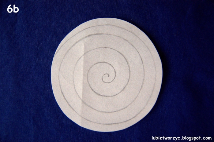 Валентинка из бумажных розочек для создания панно или открытки ручной работы (6) (700x465, 226Kb)