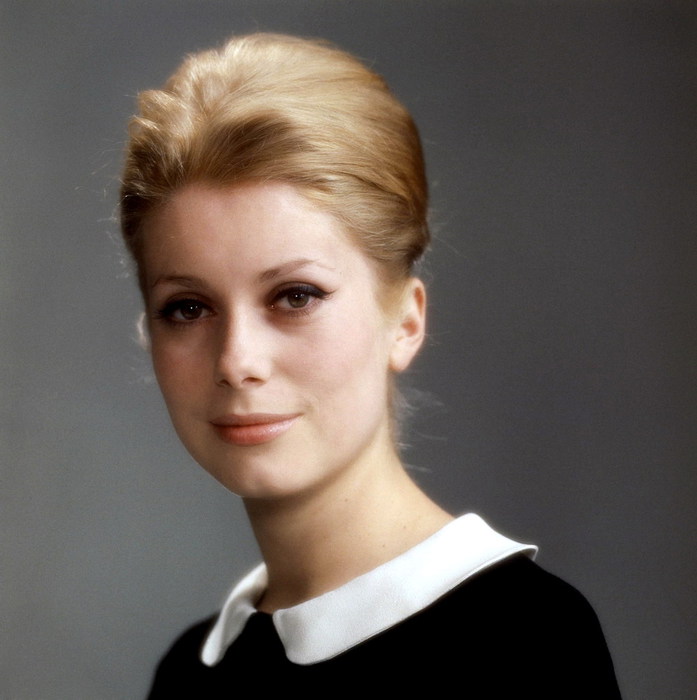 kinopoisk.ru-Catherine-Deneuve-502969 (697x700, 68Kb)