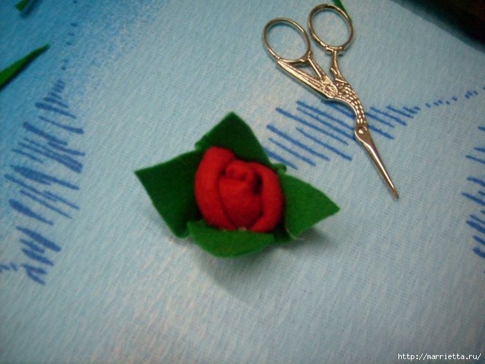 Валентинка с розочками из фетра. Шаблон сердца и мастер-класс (14) (700x525, 256Kb)