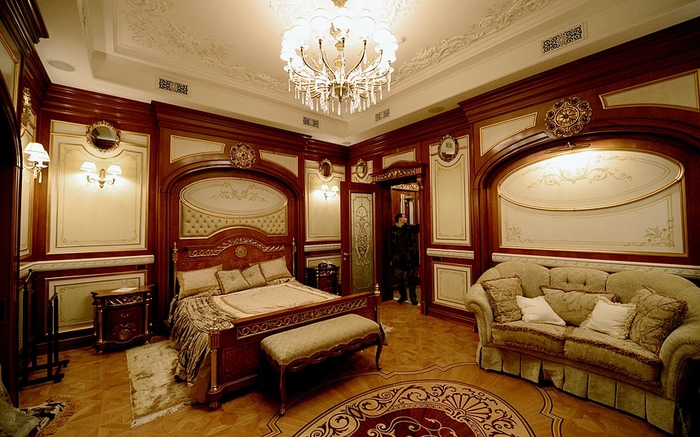 Экскурсия по дворцу Януковича