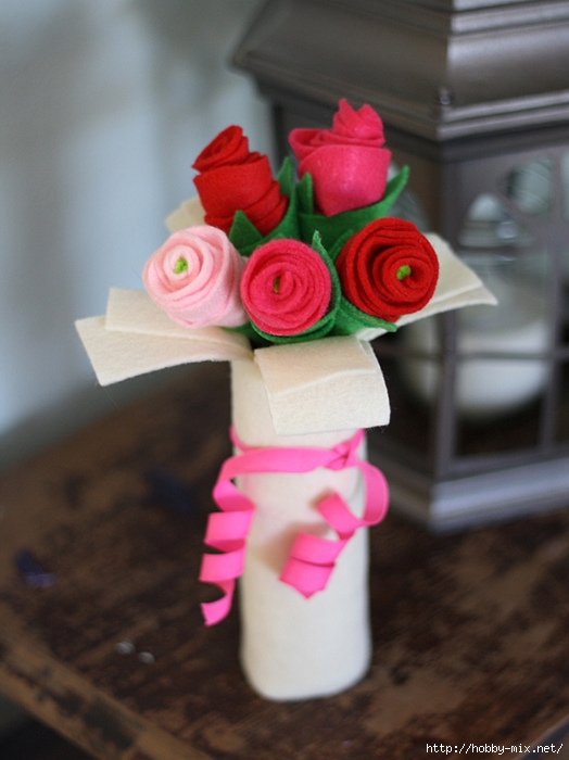 cardboard-tube-felt-rose-bouquet-1 (524x700, 231Kb)