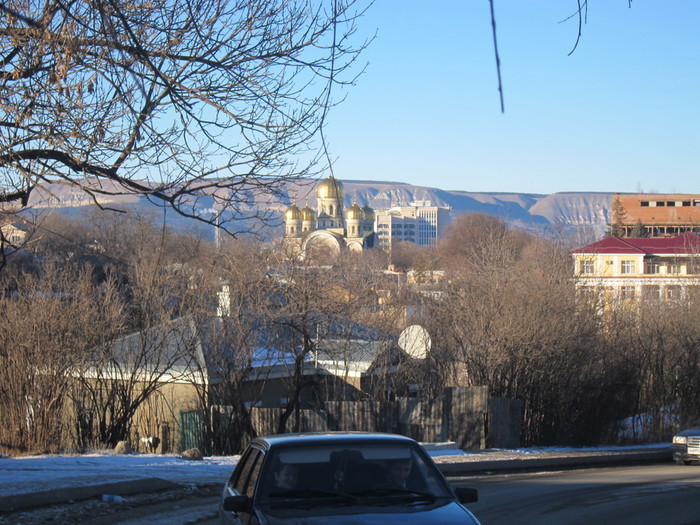 Свято-Никольский собор, вид из долины р. Ольховки