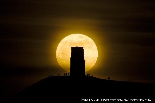 glastonbury-tor5 (530x353, 79Kb)