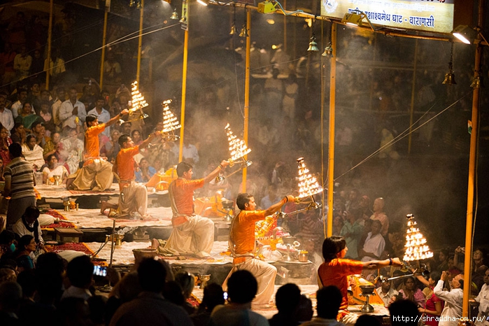 India Varanasi Arati 2014 (09) (700x466, 310Kb)