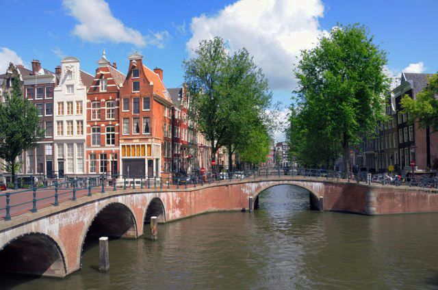 Amsterdam (640x424, 264Kb)