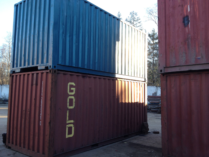 Морские контейнеры для хранения оборудования и не только (1) (700x525, 382Kb)