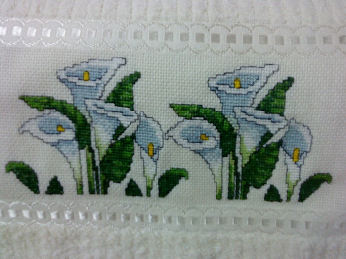 Схемы вышивки для полотенца. КАЛЛЫ (2) (700x525, 368Kb)