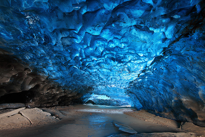 3. Аляска. Ледяные пещеры1 (700x467, 624Kb)
