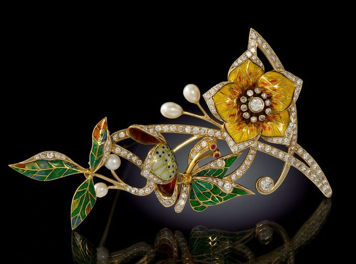 A_Large_Gold_Diamond_and_Enamel_Flower_Brooch (700x518, 51Kb)