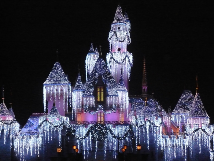 Disneyland-Paris-Christmas (700x525, 347Kb)