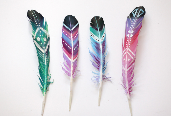 diy-painted-feathers-8 (580x393, 211Kb)