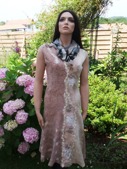 платье кремовое и серый жакет и шарф гипюр 007 (525x700, 486Kb)