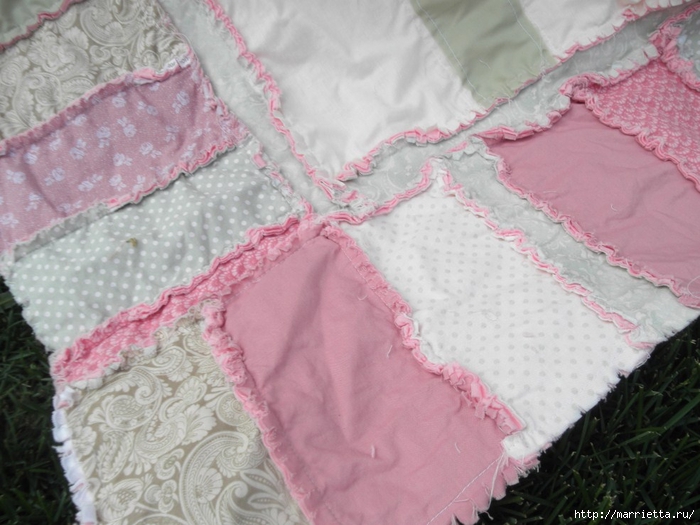 Лоскутное одеяло с крупными цветами (2) (700x525, 251Kb)