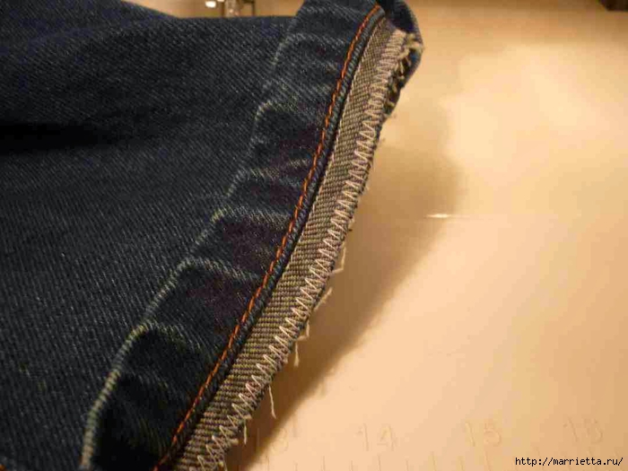 Подшиваем джинсы с сохранением потертого края (6) (700x525, 194Kb)