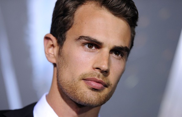 3949148_TheoJames (594x383, 36Kb)