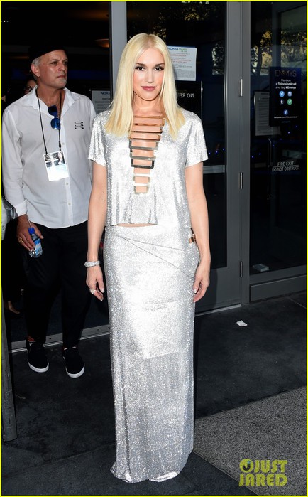 gwen-stefani-shines-on-red-carpet-at-emmys-2014-02 (434x700, 86Kb)