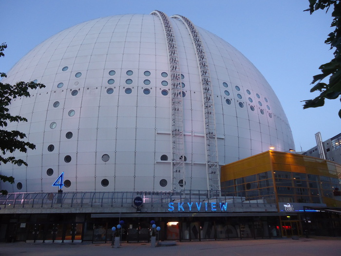 Znamenitaja Globen Arena v Stokgol'me. 