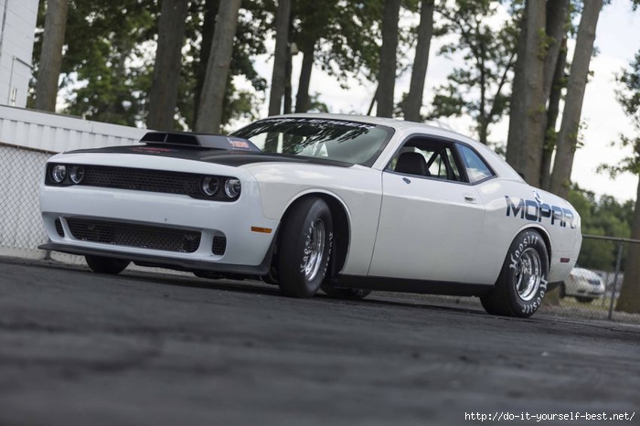 2015-dodge-mopar-challenger-drag-pak-01-1 (700x466, 207Kb)