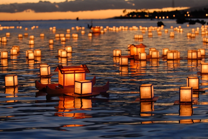 Festival of floating lanterns, Honolulu, Hawaii, USA1 (700x466, 256Kb)