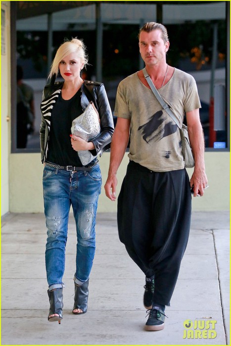 gwen-stefani-steps-out-with-gavin-rossdale-before-45th-birthday-02 (467x700, 83Kb)