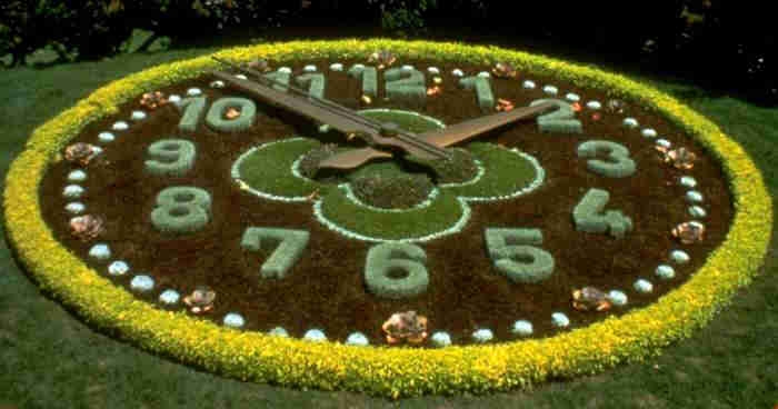 Flower Clock in Geneva2 (700x368, 117Kb)