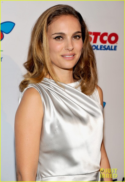natalie-portman-hubby-benjamin-millepied-step-out-to-support-10 (480x700, 69Kb)