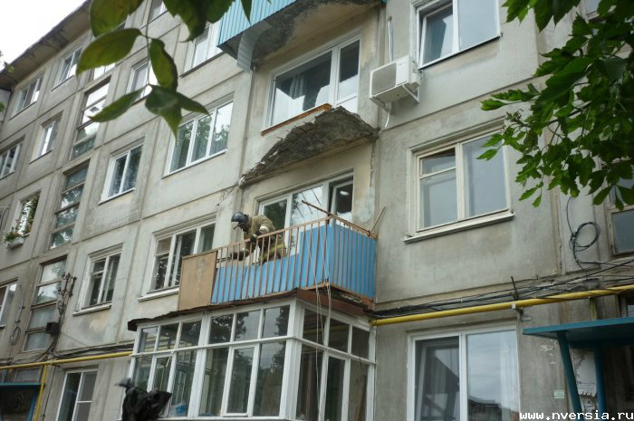 В балаково обрушился балкон жилого дома. обсуждение на livei.