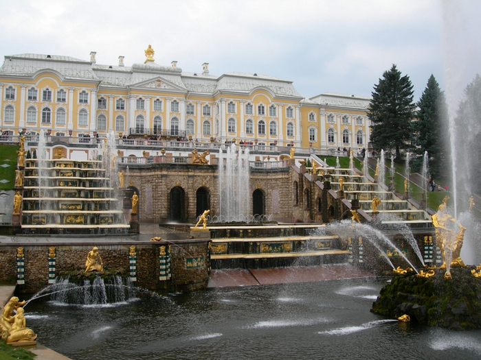 Peterhof-fountain-Sankt-Petersburg-Russia (700x525, 452Kb)