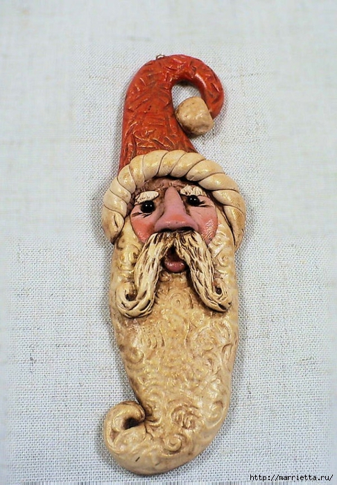 Новогодняя подвеска Санта Клаус из полимерной глины (3) (486x700, 302Kb)
