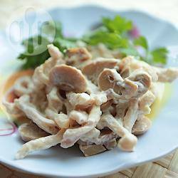 Салат из кальмаров с шампиньонами Салат из кальмаров с шампиньонами