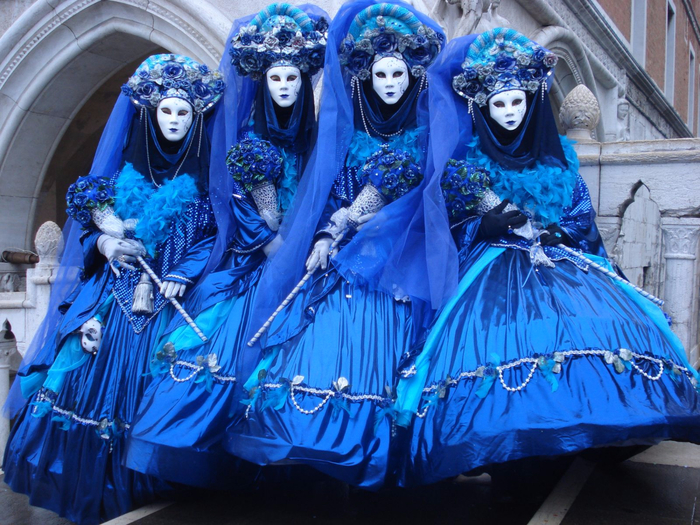 blue-costumes (700x525, 531Kb)