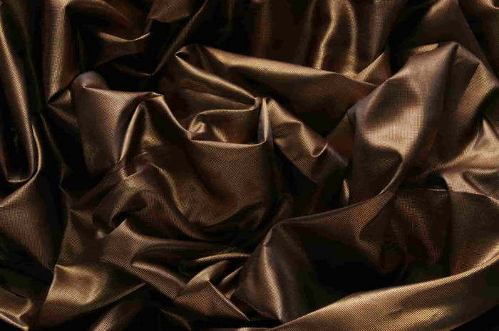Background-Texture-Casually-Crumpled-Silk-Fabric-min (700x465, 308Kb)