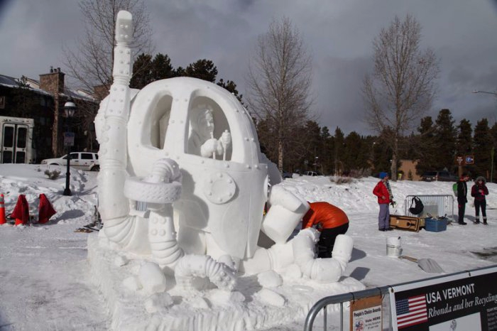 скульптуры из снега 12 (700x466, 224Kb)