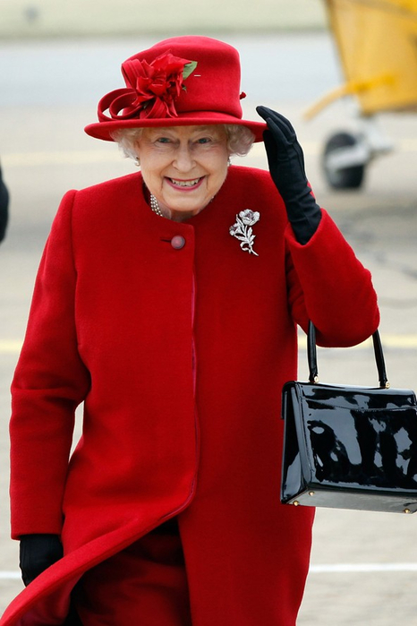 TheQueen27_GQ_13apr11_rex_b_592x888 (466x700, 269Kb)