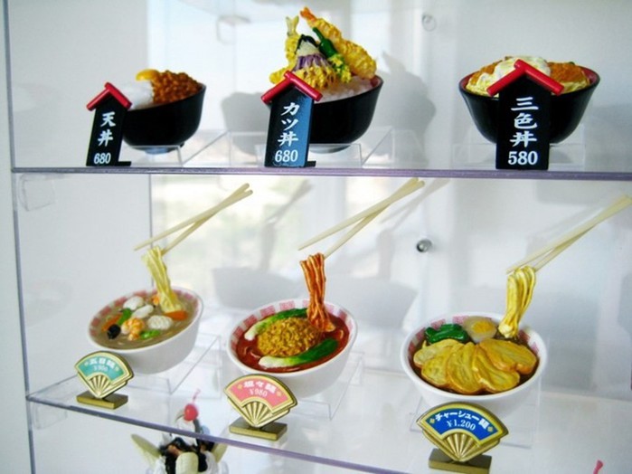 Фото «сампуку». Искусственные блюда на витринах общепита в Японии